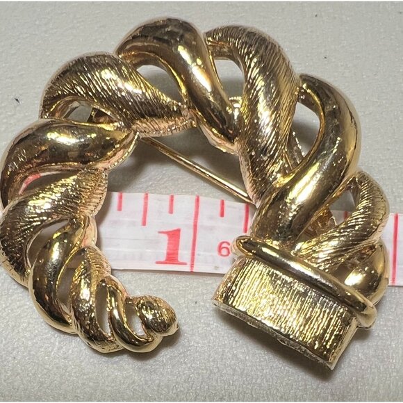 Vtg Gerry's Gold Tone Twisted Rope Horn Brooch Pin Cornucopia Jewelry - Picture 4 of 4